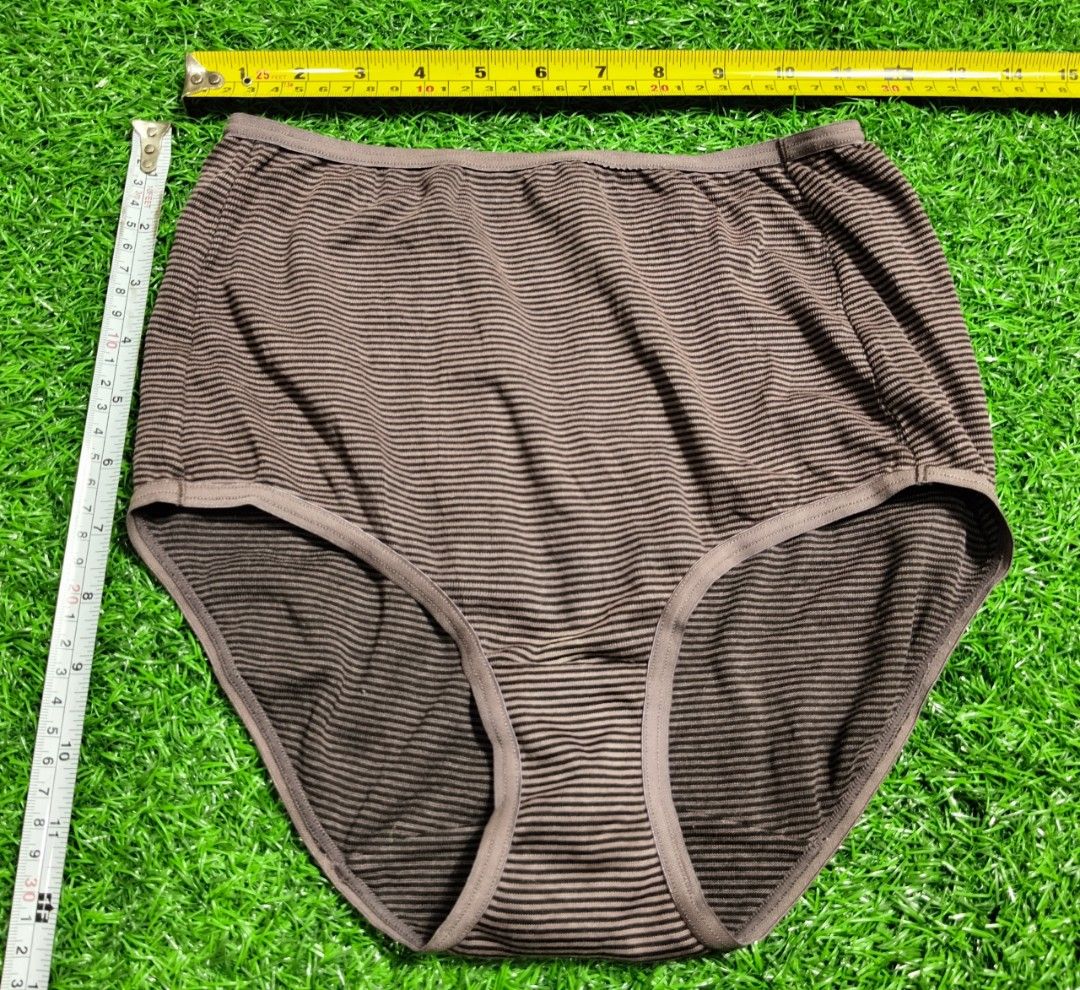 Code : 79 (Category: New Undergarments & Loungewear) located in Sungai Buloh. Submitted by Zirahh.BndleNightware (Listing ID 1449699768, Image 1). Description: 9/10.