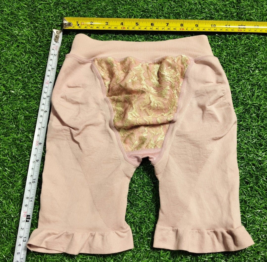 Code : 91 (Category: New Undergarments & Loungewear) located in Sungai Buloh. Submitted by Zirahh.BndleNightware (Listing ID 1449704169, Image 1). Description: 9/10.