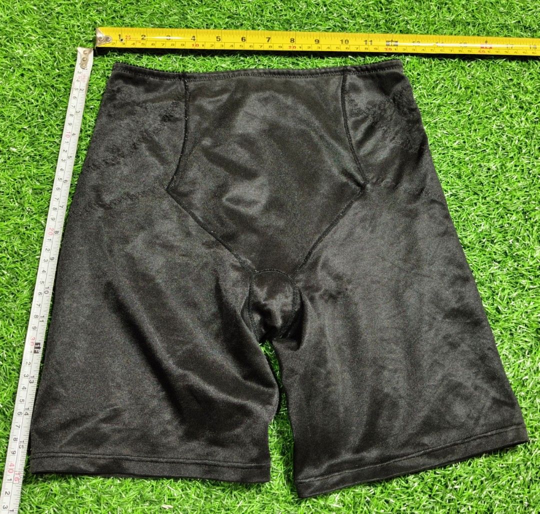 Code : 92 (Category: New Undergarments & Loungewear) located in Sungai Buloh. Submitted by Zirahh.BndleNightware (Listing ID 1449704329, Image 1). Description: 9/10.