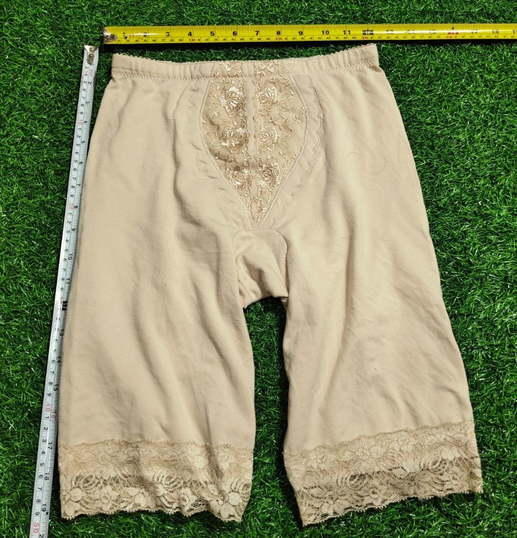 Code : 95 (Category: New Undergarments & Loungewear) located in Sungai Buloh. Submitted by Zirahh.BndleNightware (Listing ID 1449708417, Image 1). Description: 9/10.