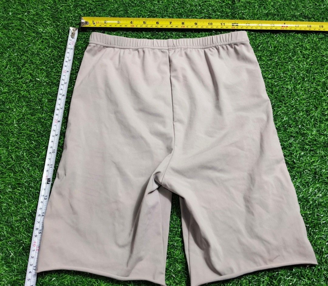 Code : 97 (Category: New Undergarments & Loungewear) located in Sungai Buloh. Submitted by Zirahh.BndleNightware (Listing ID 1449708638, Image 1). Description: 9/10.