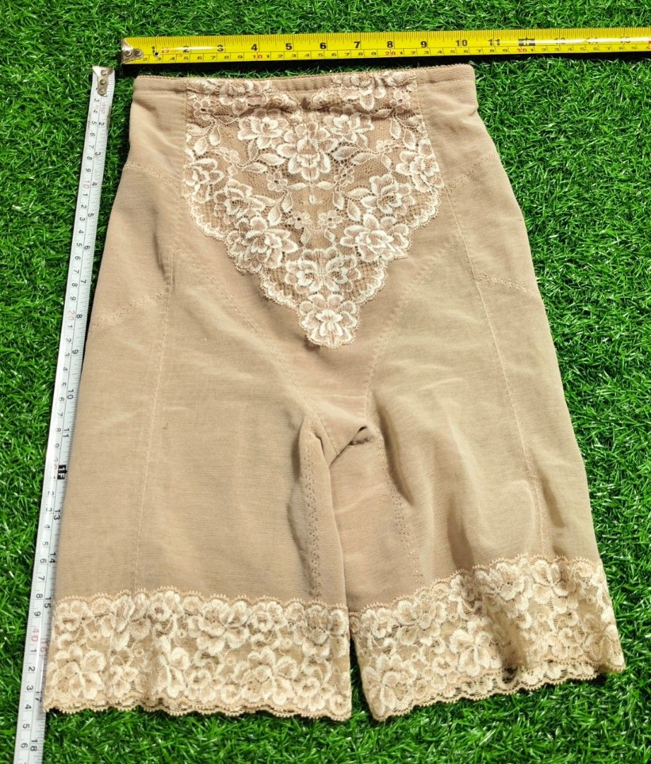 Code : 98 (Category: New Undergarments & Loungewear) located in Sungai Buloh. Submitted by Zirahh.BndleNightware (Listing ID 1449708747, Image 1). Description: 9/10.
