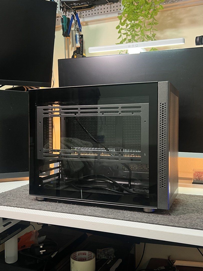 Compact Small PC Case (ITX and MATX)509733745732495361