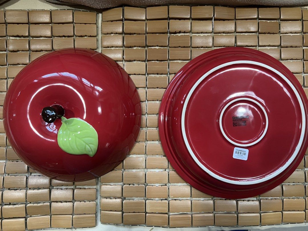 Crate & Barrel Apple Pie Dish plate with Covet (Category: Other Kitchenware & Tableware) located in Makati City. Submitted by Kloset (Listing ID 1449701290, Image 3). Description: .