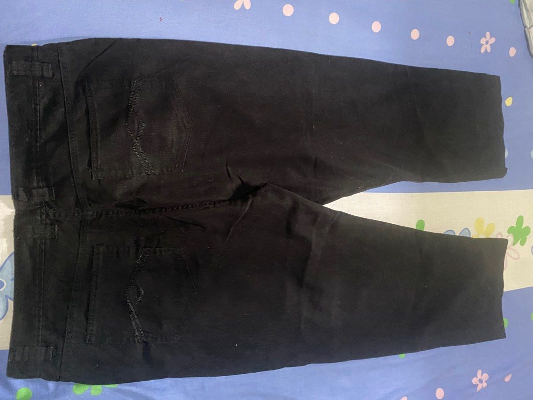 Daniel Dodd Pants Size 42 (Category: Jeans) located in Cavite. Submitted by yhannashoppe_08 (Listing ID 1449608069, Image 3). Description: Daniel Dodd Pants Like new size: 42 color: black 100% cotton original from japan plus shipping fee pm sure buyer.