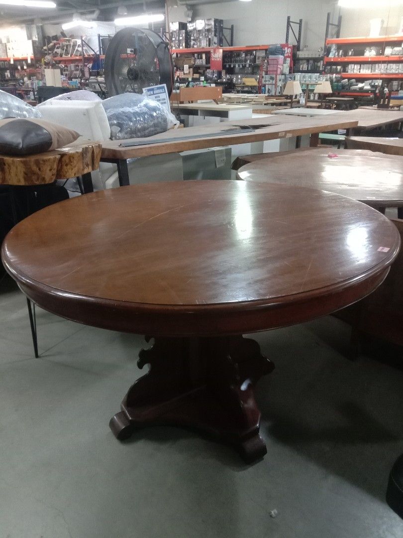 DINING TABLE (Category: Tables & Sets) located in Manila. Submitted by alyssamarie.lauriano (Listing ID 1449609014, Image 1). Description: .