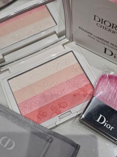 (Category: ) located in . Submitted by makeupaddict78 (Listing ID 1449637711, Image 1). Description: .
