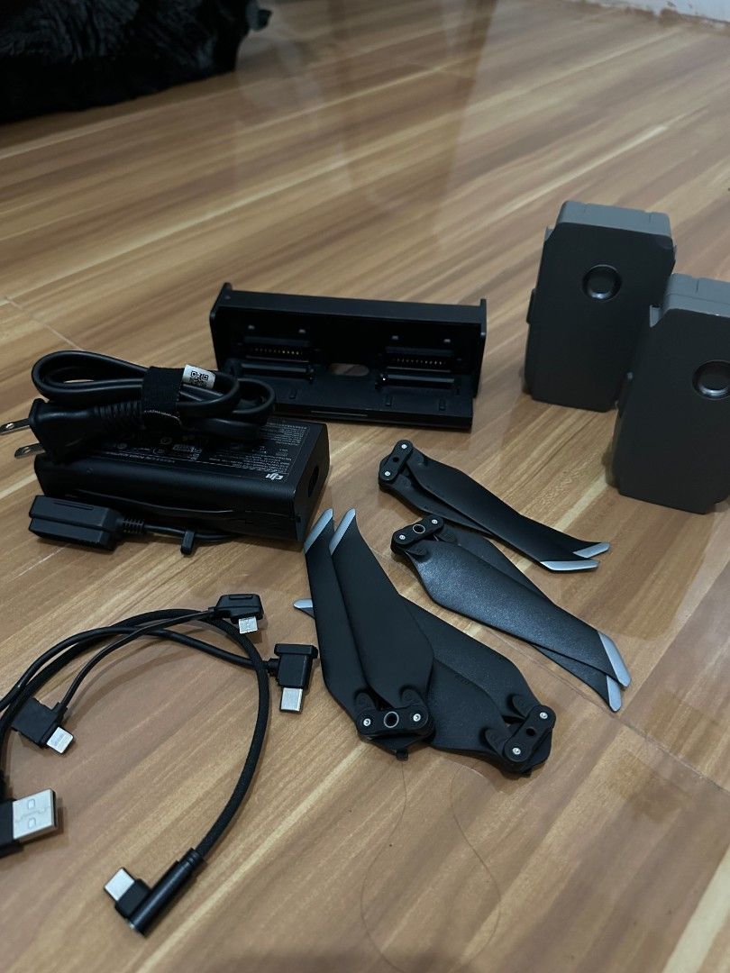 RUSH SALE/SWAP! DJI Mavic 2 Pro Drone with Controller and Accessories (Category: Drones) located in Angono. Submitted by allnjmsmndla (Listing ID 1449625116, Image 3). Description: - DJI Mavic 2 Pro Drone - Includes Controller - 2 Batts normal, 1 Bloated and will give another 1 for free (di mabuhay, from japan) total of 4 batteries - Extra Propellers - Charging Accessories - Ready for flight - Ideal for aerial photography (ofc hasselblad yan 😋) 