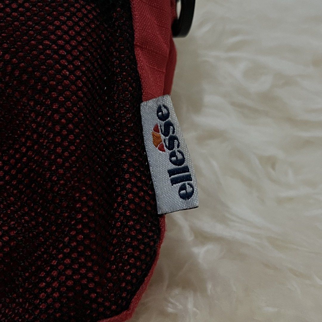 Ellesse Pouch Sling-Bag (Category: Belt bags, Clutches and Pouches) located in Samal. Submitted by thatsodd (Listing ID 1449707356, Image 2). Description: No Strap!.