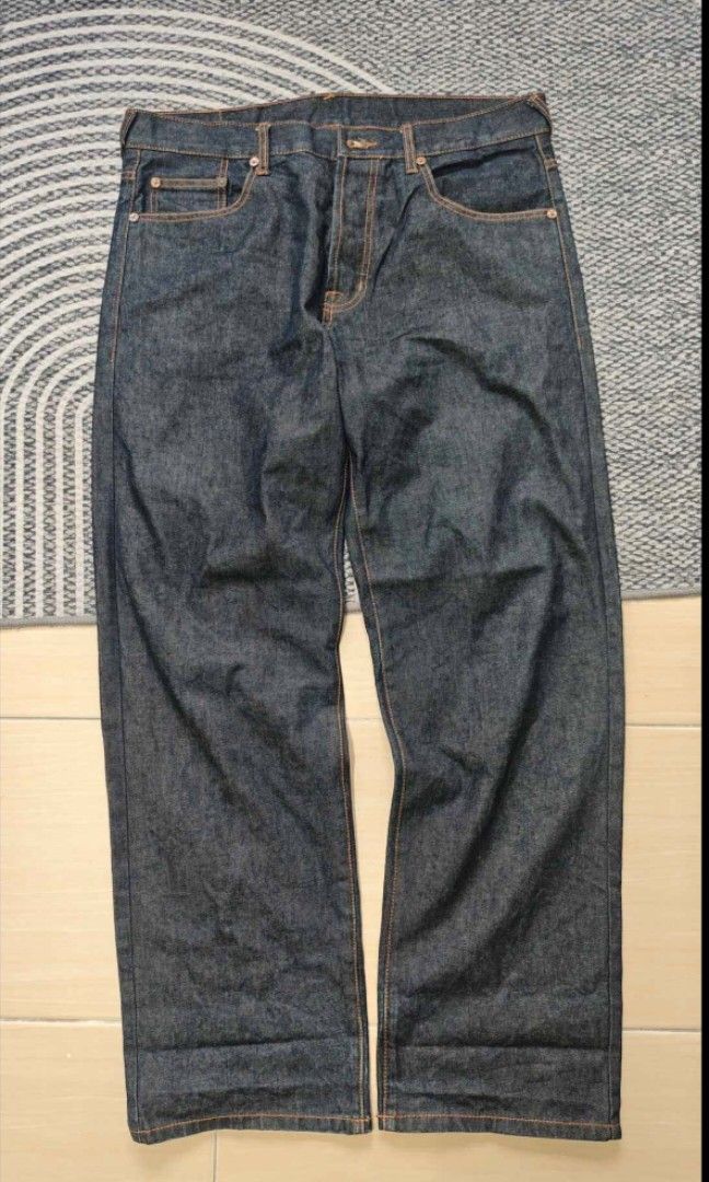 Evisu Daicock (Category: Jeans) located in Johor Bahru. Submitted by ihatehaknu (Listing ID 1449645524, Image 2). Description: W36 condition 9/10 pakai pegi hari 7 komfem org pandang non selvedge.