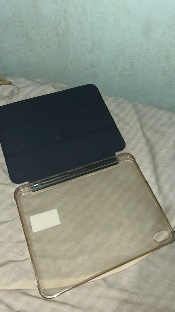 Floral iPad Case for Ipad 10 (Category: Cases & Sleeves) located in Digos. Submitted by luckystar_414145 (Listing ID 1449627646, Image 2). Description: - Adorable floral print iPad case - Embossed floral pattern on the front cover - Clear, protective back shell - Detachable black keyboard cover included - Guards against scratches and bumps - Ideal for everyday protection and use.