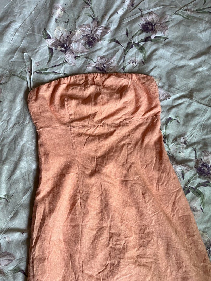 Forever 21 Summer Orange Strapless Mini Dress (Category: Dresses) located in Manila. Submitted by mayet_459 (Listing ID 1449570702, Image 2). Description: Super simple yet elegant dress. Ideal for casual wear or beach trips. love love love the colorr perfect for morenas!.