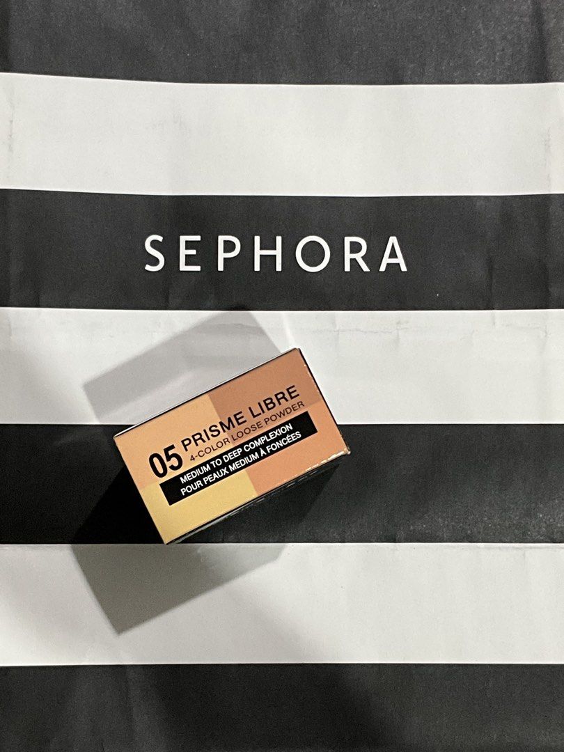 Givenchy Prisme Libre 4-Color Loose Powder Mini (Category: Makeup) located in Manila. Submitted by rustmakeupinc (Listing ID 1449705788, Image 2). Description: - Mini size Givenchy Prisme Libre 4-Color Loose Powder - Shade 05: Ideal for medium to deep complexions - Mattifying and blurring effect - Sets makeup and reduces shine - Compact and travel-friendly.
