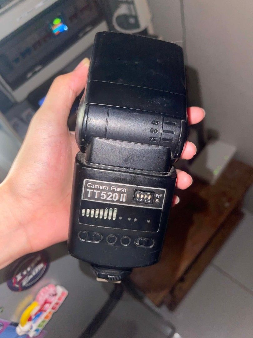 GODOX TT600 (Category: Flashes) located in San Pedro. Submitted by good-finds (Listing ID 1449673090, Image 2). Description: Godox tt600 working minor scratches due to usage in good condition drop offer.