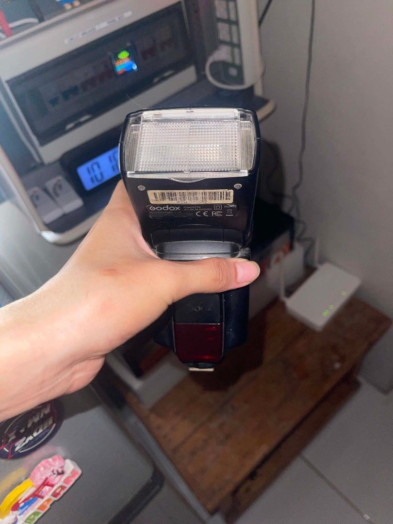 GODOX TT600 (Category: Flashes) located in San Pedro. Submitted by good-finds (Listing ID 1449673090, Image 3). Description: Godox tt600 working minor scratches due to usage in good condition drop offer.