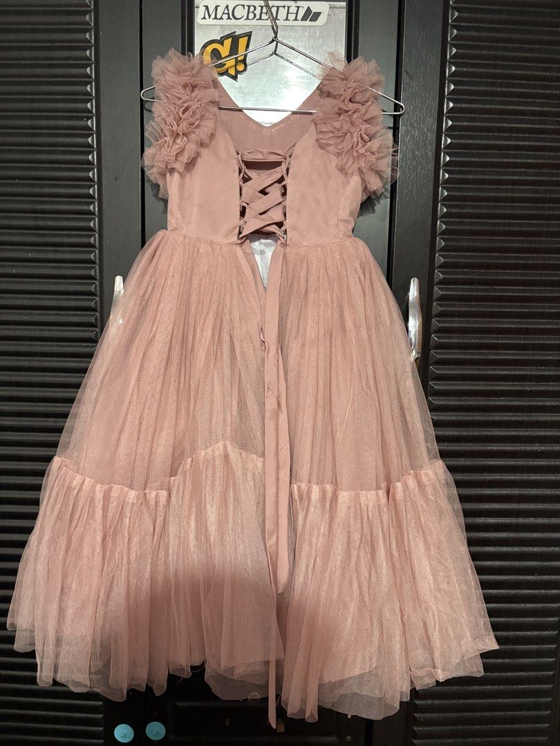 Gown for 5-6yo (Category: Babies & Kids Fashion) located in Quezon City. Submitted by KShin (Listing ID 1449552970, Image 3). Description: .