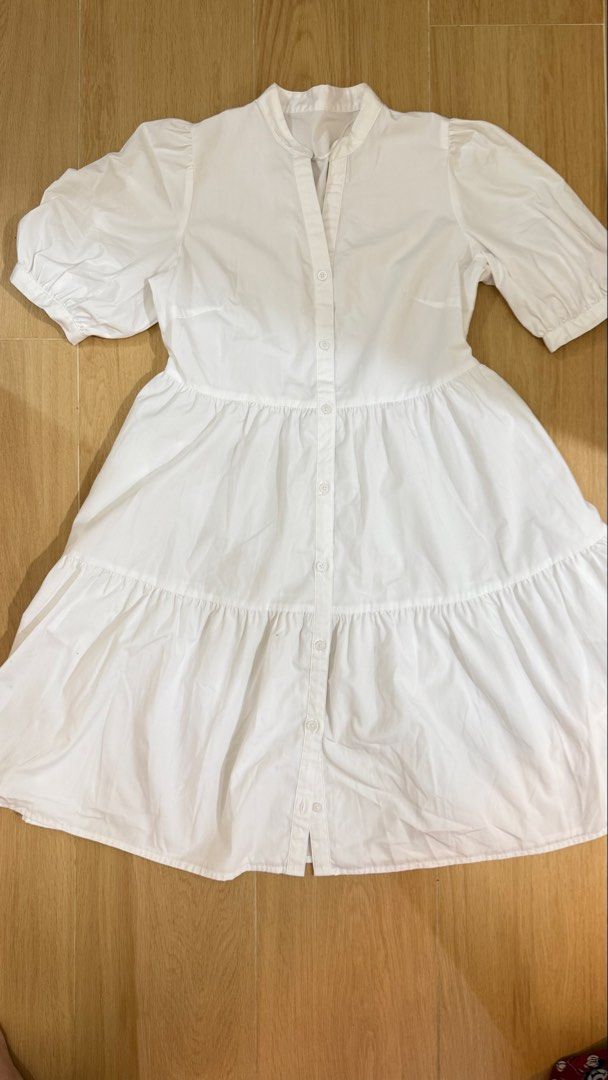 GU dress （分類：連身裙）位於 Hong Kong。 由 rhena0108 提交（商品編號 1449541854，圖片 1）。簡介： Perfect fit to small size Brandnew。