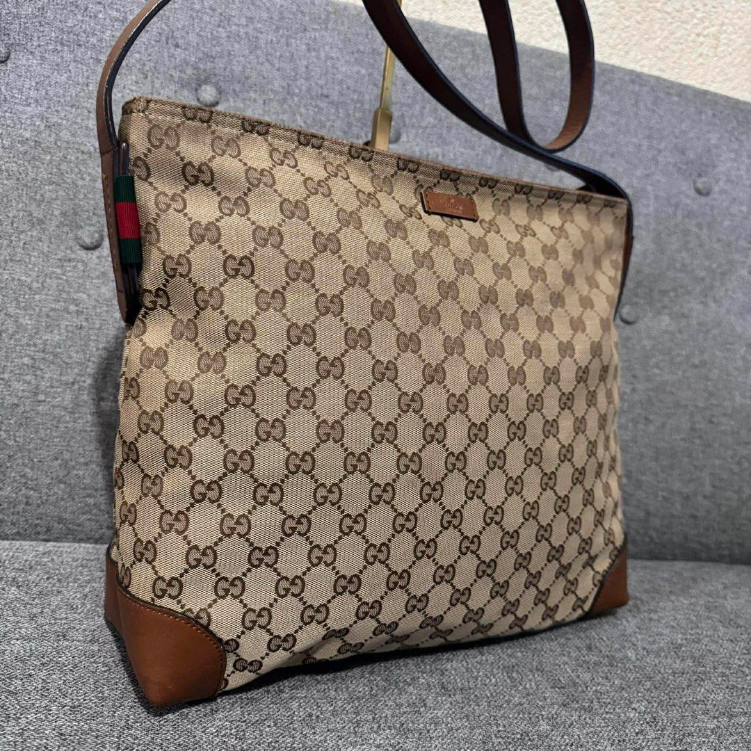 GUCCI SHERRYLINE CROSSBODY BAG (Category: Luxury Bags & Wallets) located in Claveria. Submitted by jhunaceeeeee (Listing ID 1449612981, Image 3). Description: 💯Authentic No inclusion Moneyback if fake.