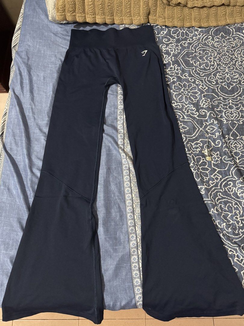 Gymshark Everyday Seamless Flared Leggings (Category: Activewear) located in Manila. Submitted by angool (Listing ID 1449625151, Image 3). Description: No LOW BALLER‼️ * Purchased directly from the app * Discount available when purchasing 3 or more items * Fits Medium * Will provide receipt proof of authenticity .