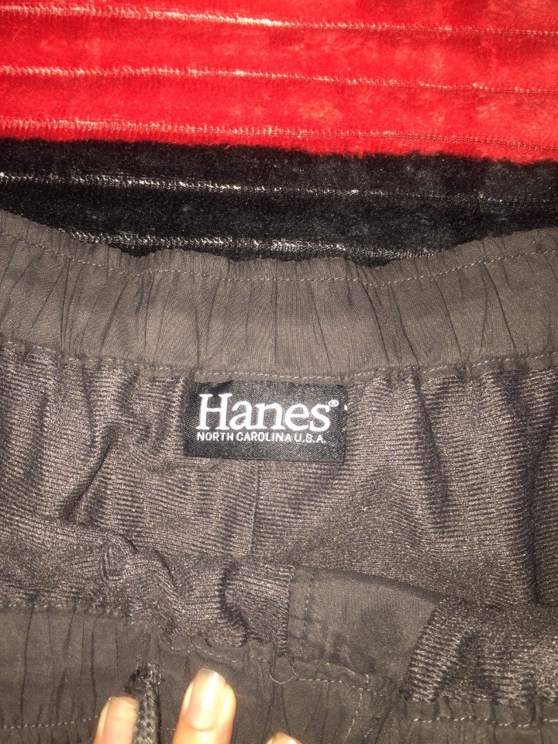 Hanes Joggers Work Pants (Category: Joggers) located in San Juan City. Submitted by hermosamore_ (Listing ID 1447416770, Image 3). Description: Fits 30+++ inches Decluttering, good condition with drawstring.