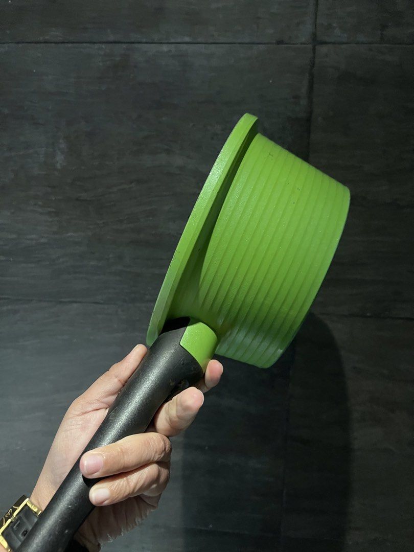 Happycall Pot with Handle (Category: Cookware & Accessories) located in Manila. Submitted by exoitedd (Listing ID 1449620989, Image 3). Description: - Brand: Happycall Pot - Interior Color: Black - Exterior Color: Green - Handle: Sturdy Black - Features: Great for cooking, easy to clean - Condition: Ready for a new home.