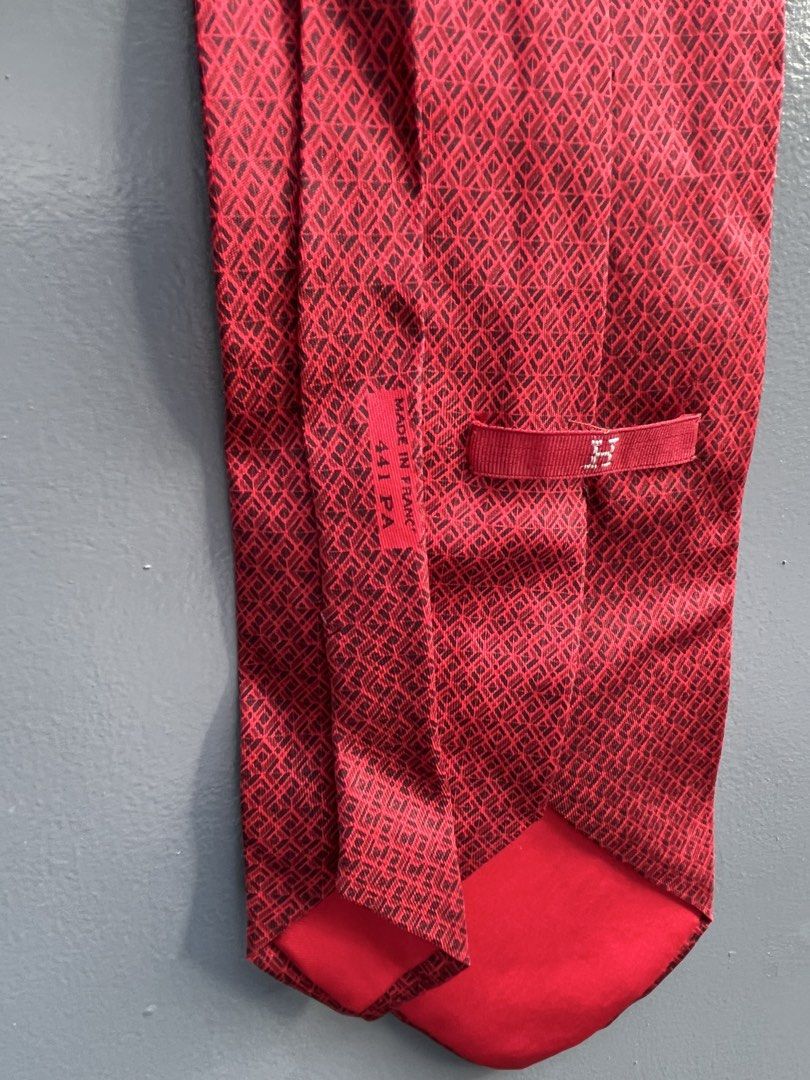 Hermes Necktie 1000% Silk (Category: Luxury Accessories) located in Manila. Submitted by thevintage90_sretro. (Listing ID 1449644512, Image 3). Description: Hermes Necktie 1000% Silk Made in France Legit DM.