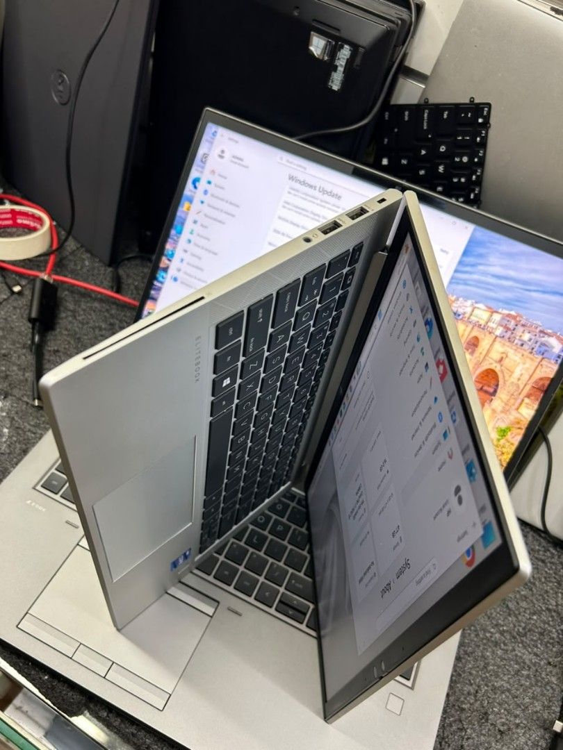 HP EliteBook Laptop - Intel Core i5509489571043758086