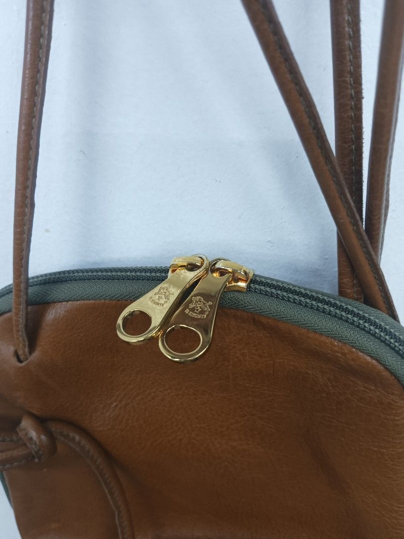 IL BISONTE Leather Bag Made in Italy (Category: Luxury Bags & Wallets) located in Quezon City. Submitted by arvietekto (Listing ID 1449597666, Image 2). Description: IL Bisonte Genuine leather sling bag - Authentic IL BISONTE crossbody bag - Rich brown leather, Made in Italy - Iconic embossed bison logo on front - Secure zipper closure - Durable leather lining inside - Ideal for everyday wear and tear.