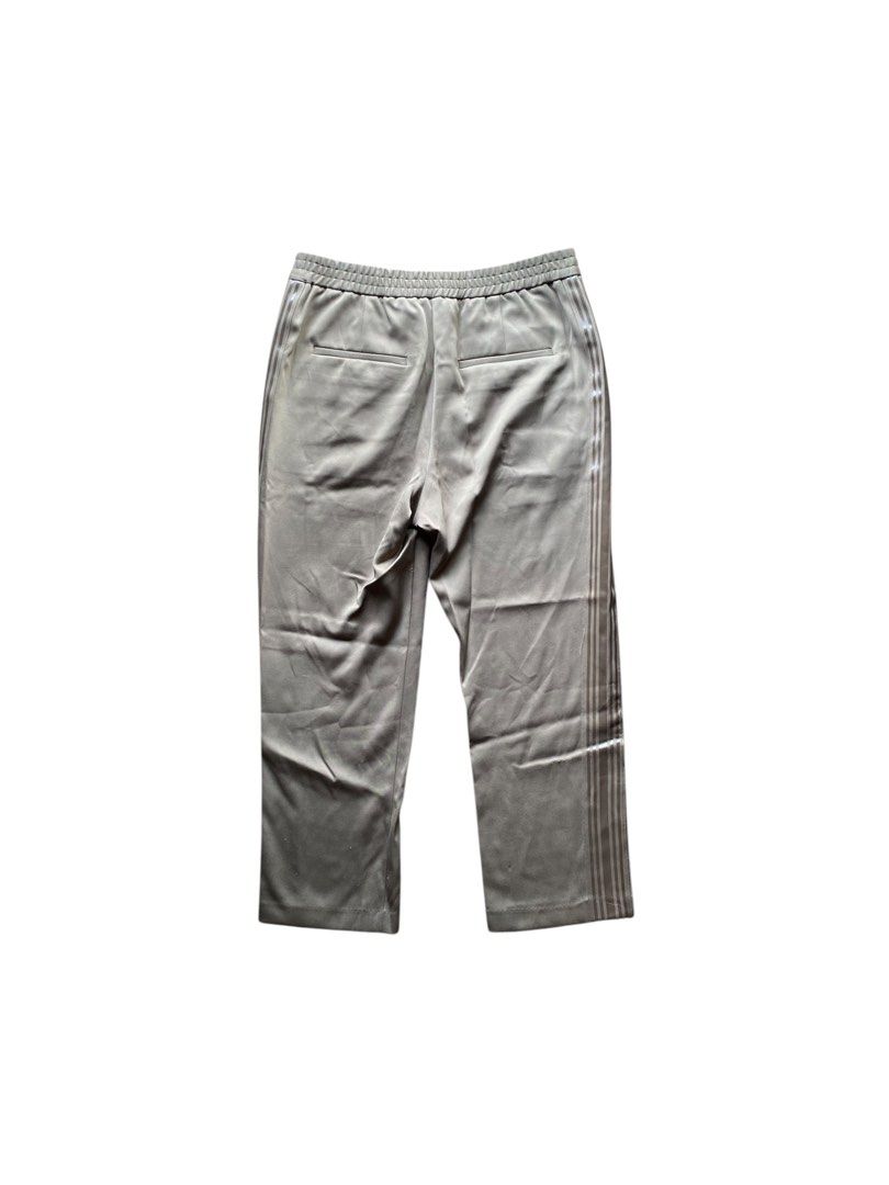 Initial Japan Trouser (Category: Trousers) located in Puerto Princesa. Submitted by rrugsgallery (Listing ID 1449586051, Image 2). Description: Initial Japan Trouser Tagged Size: 32-36 (Dimension) Length: 37 Inseam: 14.5 Leg Opening: 8.3 Condition: Excellent Color rate: 9.6 Flaws: Lightly used Mine: 1,000 -Shipping fee is not yet included. -Tags are already provided judge for yourself. -Color may vary due to lighting..