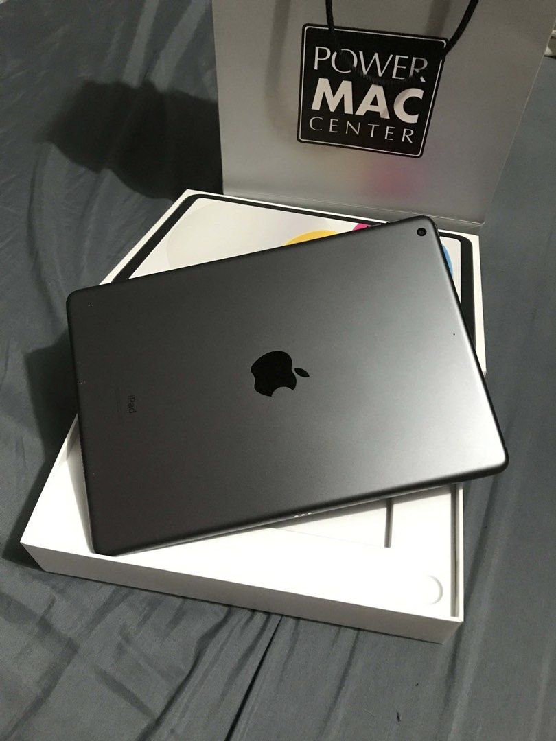Ipad 9th Gen 256gb (Category: iPad) located in Manila. Submitted by peittlouis14255 (Listing ID 1449722795, Image 2). Description: Ipad 9th Gen 256 gb - Working button and fingerprint - With tempered glass - Updated IOS - No issue - No history of repair - Wifi use only - No issue on icloud - Truetone - Free ipad pencil Asking price: 13,500 nego.
