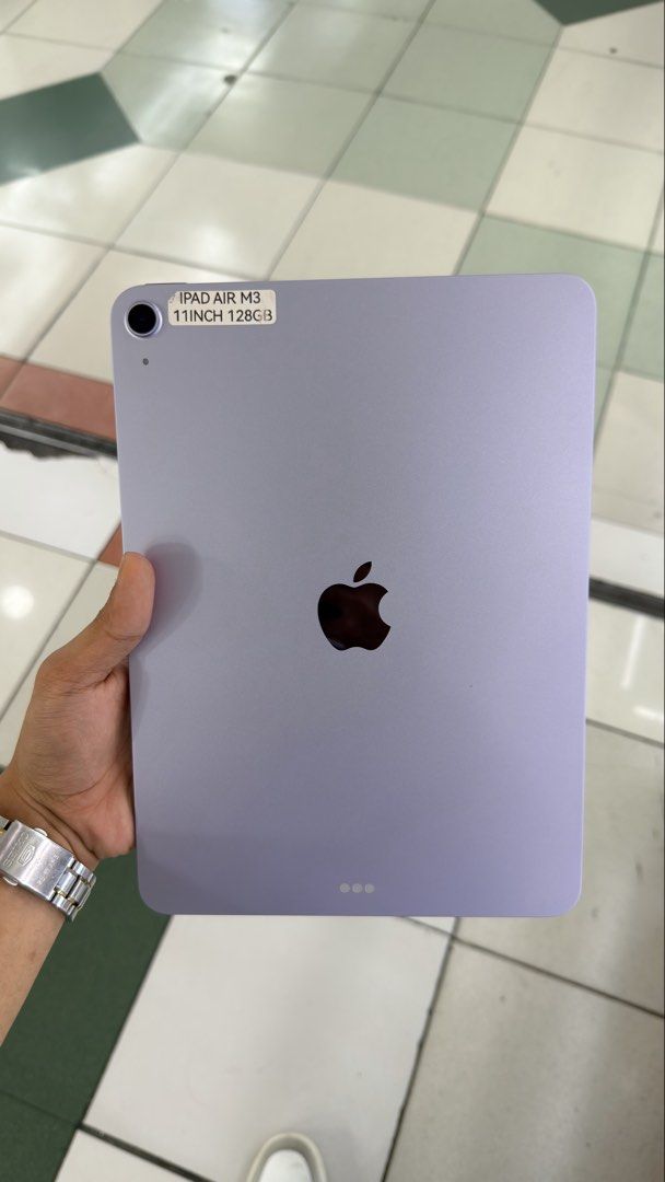 Ipad Air M3 128gb 11' 89% BH (Category: iPad) located in San Juan City. Submitted by javedsgadgetshop (Listing ID 1449535456, Image 1). Description: WE BUY AND SELL SO PWEDE MAGBINTA OR SWAP ! INSTALLMENT OPTIONS : SPAY LATER / GGIVES / CREDIT CARD / SKYRO / HOMECREDIT (BRANDNEW) Quick Specs : 💵 Ipad Air M3 11' •128gb •US Variant •89% batt health •Factory Unlock •95% Smoothness •No hidden issue | No Repaired •100% Authentic | Not Refurbished •w/