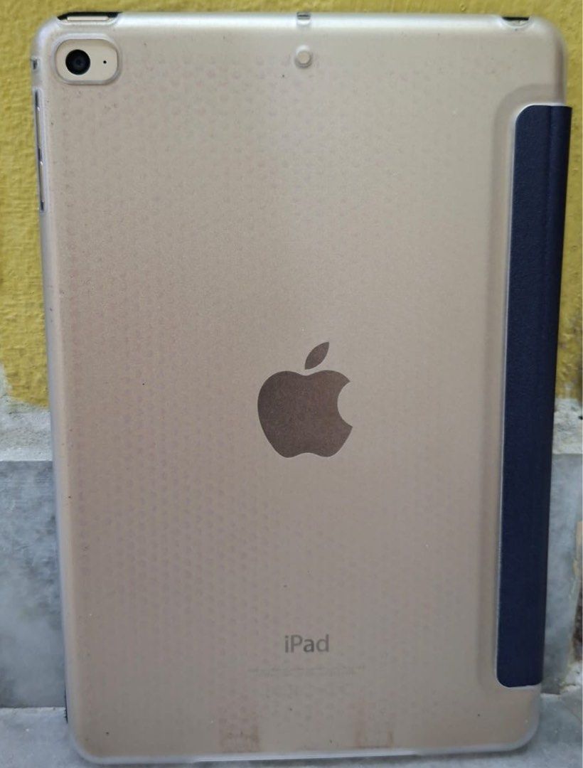 iPad Mini 4 (Category: iPad) located in Petaling Jaya. Submitted by samathaandrachel (Listing ID 1449704341, Image 1). Description: Includes casing.