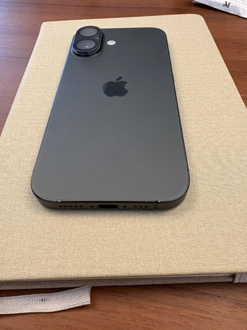 iPhone 17 Black 256 GB free camera protector, screen protector and phone case (Category: iPhone 17 Series) located in Caloocan City. Submitted by echocharli67397 (Listing ID 1449590481, Image 3). Description: Comes with free camera protector, screen protector and phone case.