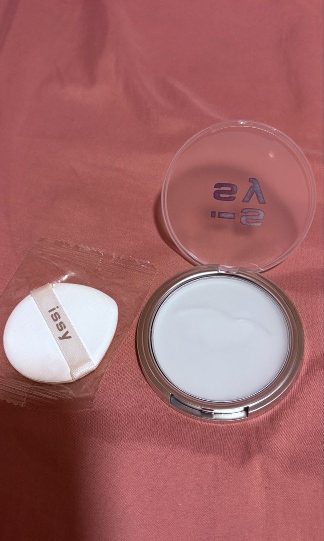 Issy True Flex Gel Powder (Category: Makeup) located in Manila. Submitted by gemsy (Listing ID 1449674047, Image 2). Description: .