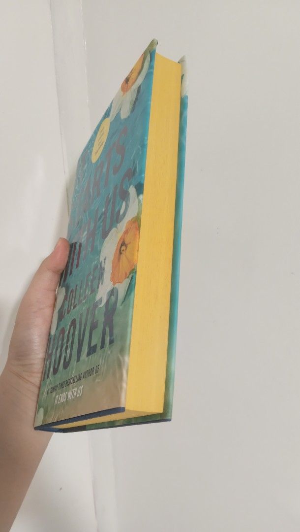 It Starts With Us by Colleen Hoover (Category: Storybooks) located in Quezon City. Submitted by cclazo1029 (Listing ID 1449708355, Image 3). Description: RFS: unhauling since I need shelf space 📚 read only once, the book has been sitting on my shelf. Hardbound, clean pages, with yellow sprayed edges. MOP: UB, LBP, Gcäsh MOD: J&T DM me for more photos. Listed items are slightly negotiable but pls NO TO LOW BALLERS. .
