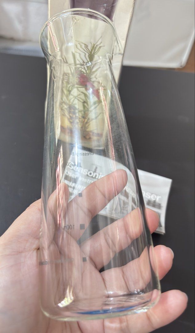 Iwaki Seasoning Dispenser (Category: Other Kitchenware & Tableware) located in Paranaque City. Submitted by dalle_closet (Listing ID 1449564418, Image 3). Description: This is an Iwaki Seasoning Dispenser designed for dressings or oils. The bottle is made from heat-resistant glass with a 300ml capacity. missing cover.