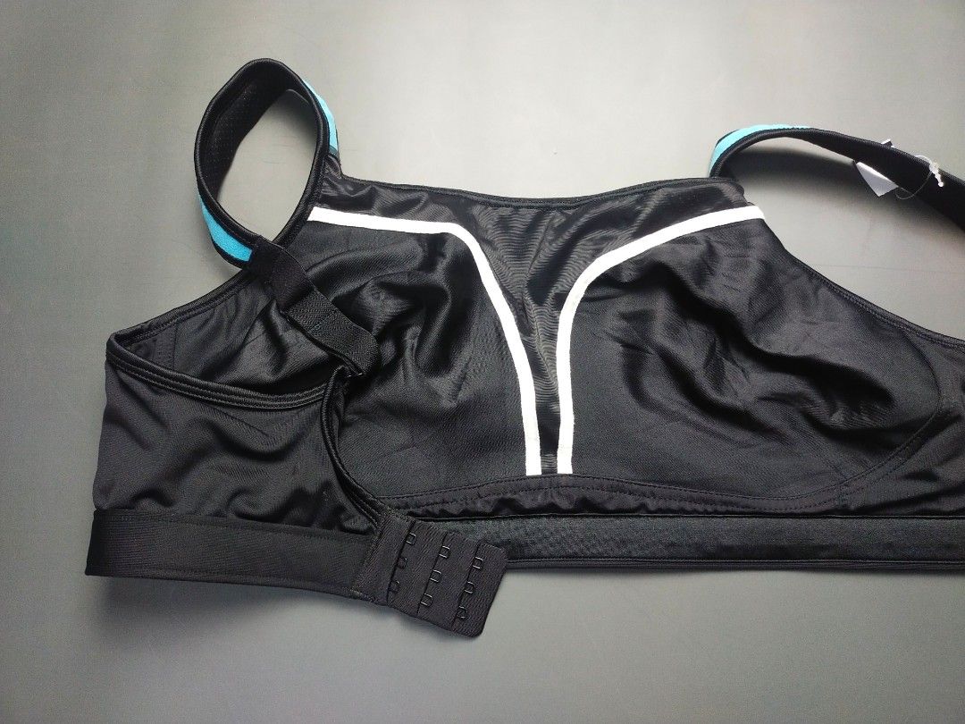 J192. CHAMPION SPORT BRA 38D (Category: New Undergarments & Loungewear) located in Gemas. Submitted by ausha.bundle (Listing ID 1449639080, Image 2). Description: 3 HOOK PLS TAKE NOTE THIS IS SELECTED BUNDLE @ THRIFT ITEM COMES WITH MIXED CONDITIONS..