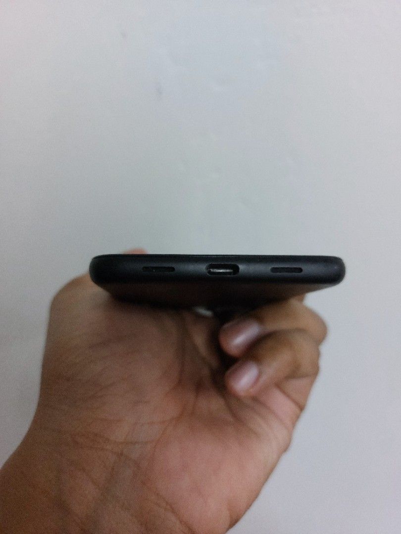 Lcd problem (Category: Google Pixel) located in Kuala Lumpur. Submitted by ansyzwnnn936675 (Listing ID 1449535116, Image 3). Description: kena tukar lcd .