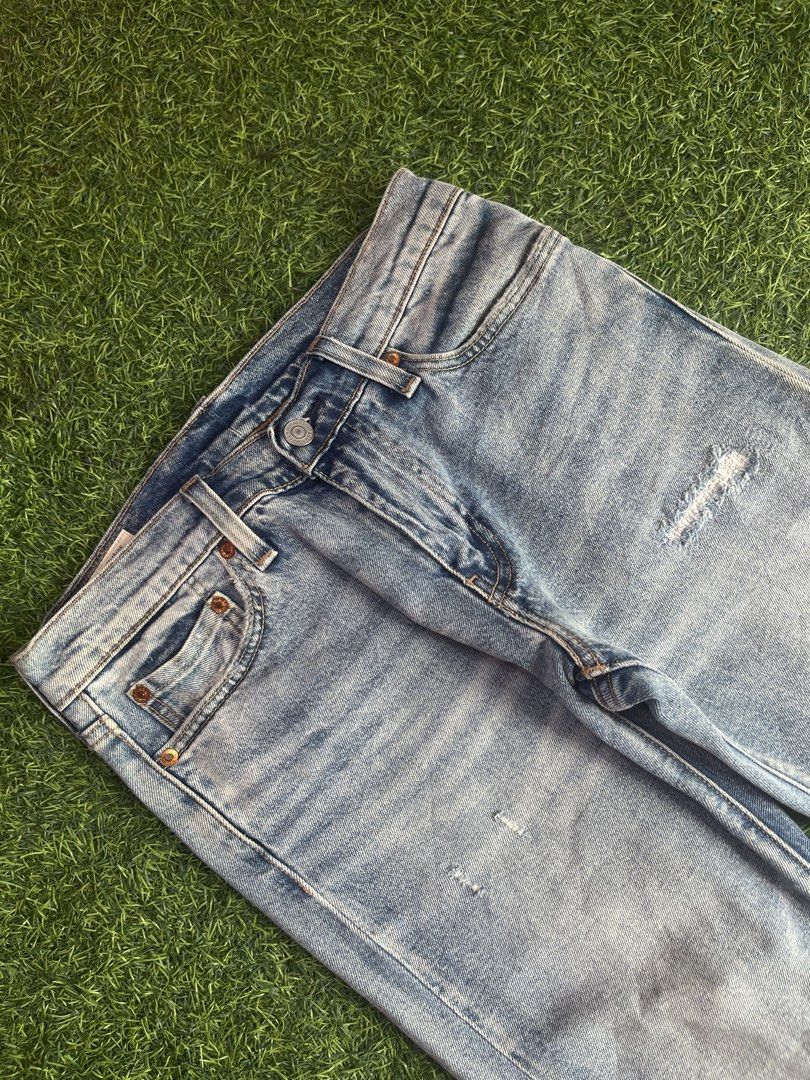 Levi’s 511 Leather Patch Denim Pants (Category: Jeans) located in Calapan. Submitted by seria_thrifting_apparel (Listing ID 1449699597, Image 3). Description: ✅ 511 Leather Patch • Width: 28-31 • Length: 38 • Hem: 6.5 • Color rate: 8.8/10 • Issue: Need Wash (Very Good Condition).