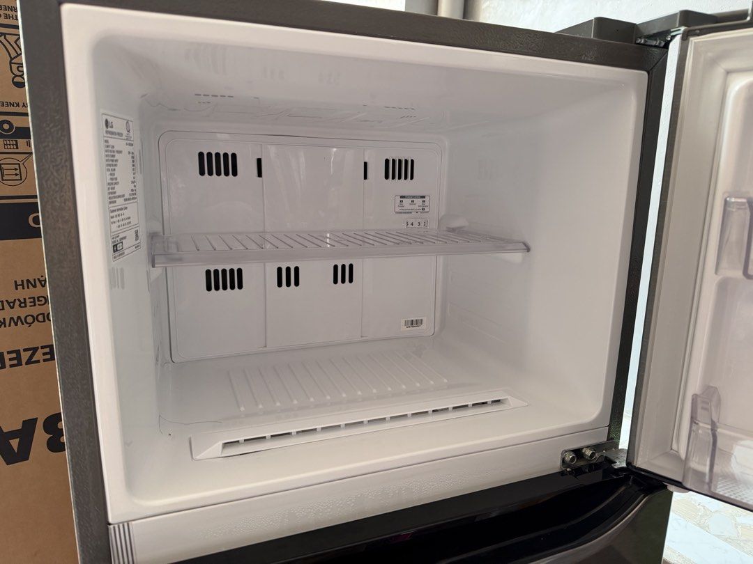 LG Smart Inverter Refrigerator 7.2cu (Category: Refrigerators and Freezers) located in Valenzuela. Submitted by mariastotomas (Listing ID 1449743230, Image 2). Description: - LG Refrigerator with Smart Inverter Technology - Top Freezer Design - Clean Interior with Shelves and Door Compartments - Ideal for Small Families or Couples - Excellent Working Condition - Selling because of an upgrade to a bigger unit Loc: montalban, rizal.