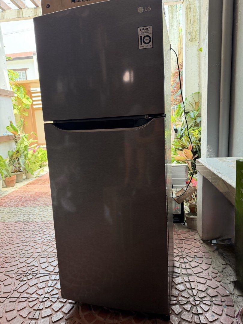 LG Smart Inverter Refrigerator 7.2cu (Category: Refrigerators and Freezers) located in Valenzuela. Submitted by mariastotomas (Listing ID 1449743230, Image 1). Description: - LG Refrigerator with Smart Inverter Technology - Top Freezer Design - Clean Interior with Shelves and Door Compartments - Ideal for Small Families or Couples - Excellent Working Condition - Selling because of an upgrade to a bigger unit Loc: montalban, rizal.