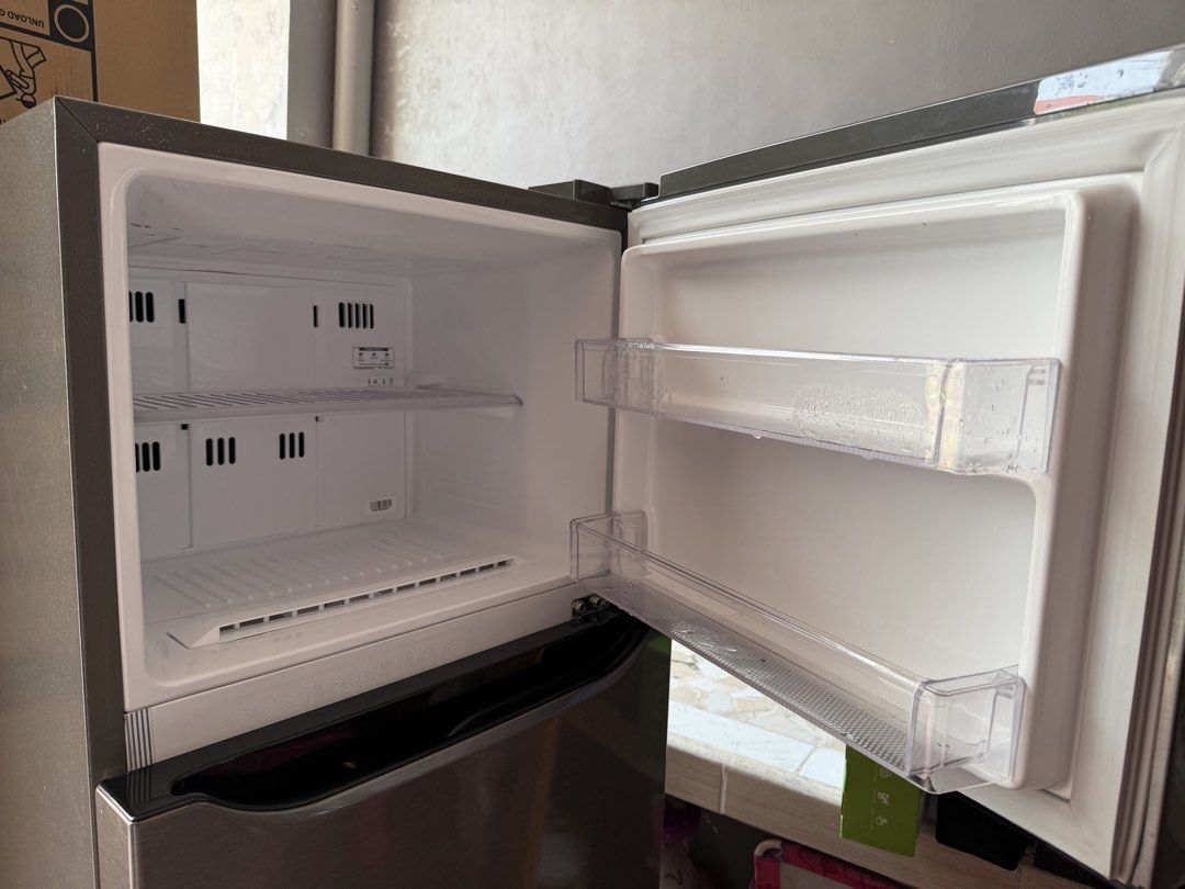 LG Smart Inverter Refrigerator 7.2cu (Category: Refrigerators and Freezers) located in Valenzuela. Submitted by mariastotomas (Listing ID 1449743230, Image 3). Description: - LG Refrigerator with Smart Inverter Technology - Top Freezer Design - Clean Interior with Shelves and Door Compartments - Ideal for Small Families or Couples - Excellent Working Condition - Selling because of an upgrade to a bigger unit Loc: montalban, rizal.