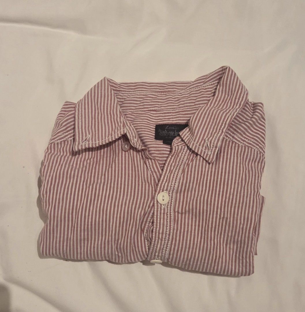 Longsleeve collared shirt S-M (Category: Longsleeves) located in Makati City. Submitted by mandy.stuff (Listing ID 1449652820, Image 3). Description: Small to Medium Length: 65 cm / 25.5 in 340 + shipping fee.