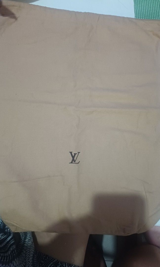 Louis Vuitton Dust Bag 20" x 15.5" (Category: Luxury Bags & Wallets) located in Rizal. Submitted by jekomy (Listing ID 1448509594, Image 2). Description: - Louis Vuitton dust bag - Dimensions: 20 inches (height) x 15.5 inches (width) - Ideal for protecting designer handbags - Keeps valuables safe and dust-free - Sold as is -last pic for reference only.