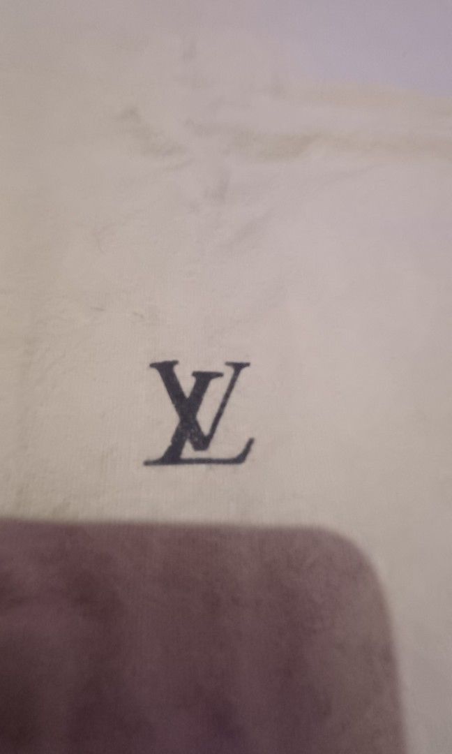 Louis Vuitton Dust Bag 20" x 15.5" (Category: Luxury Bags & Wallets) located in Rizal. Submitted by jekomy (Listing ID 1448509594, Image 3). Description: - Louis Vuitton dust bag - Dimensions: 20 inches (height) x 15.5 inches (width) - Ideal for protecting designer handbags - Keeps valuables safe and dust-free - Sold as is -last pic for reference only.