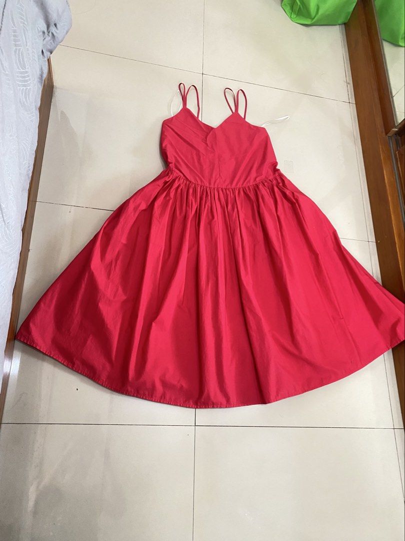 Love bon dress (Kategori: Gaun & Rok) berada di Surabaya. Dikirim oleh putriliya1984 (ID iklan 1449623881, Gambar 1). Deskripsi: Baru beli , dipkai 1x untuk acara , beli 1.1 Jual 375 nett , size s Panjang dress 110 Original love bon .