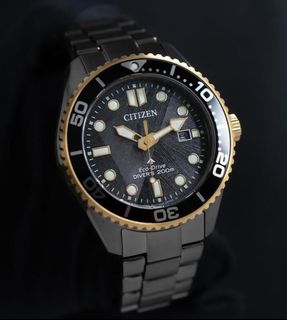 (Category: ) located in . Submitted by notorious_watches (Listing ID 1449701528, Image 1). Description: .