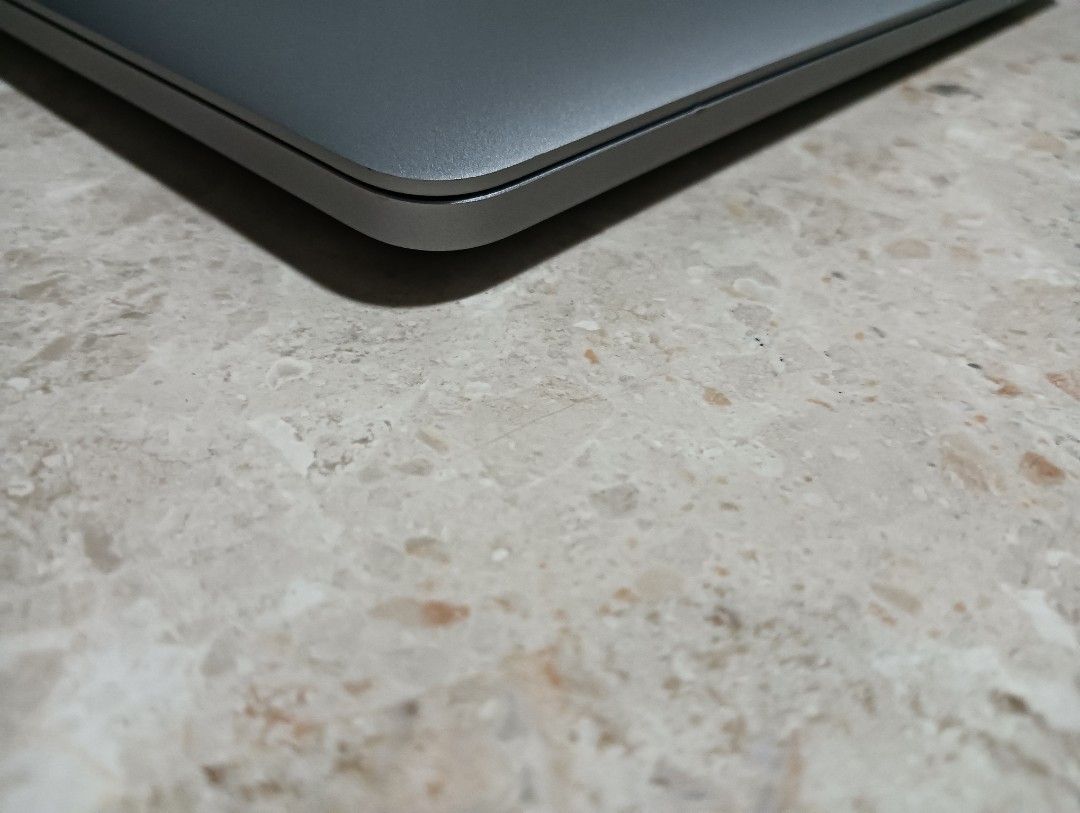 M2 2022 13" MacBook Pro509717914206883842
