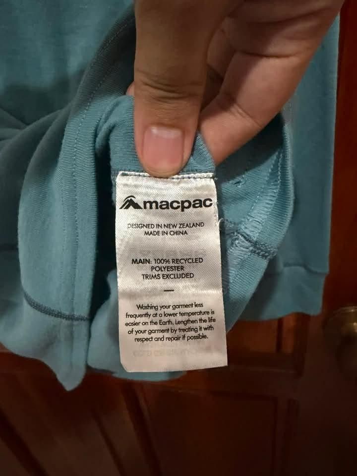 Macpac Recycled Polyester Long Sleeve Shirt - Teal - Size M (Category: Tshirts & Polo Shirts ) located in Taguig. Submitted by geestuff27 (Listing ID 1449586254, Image 2). Description: - Macpac Teal Long Sleeve Shirt - Made with 100% Recycled Polyester - Designed in New Zealand, Made in China - Features comfortable Raglan Sleeves - Ideal for Outdoor Adventures or Casual Wear - Simple and Functional Design.