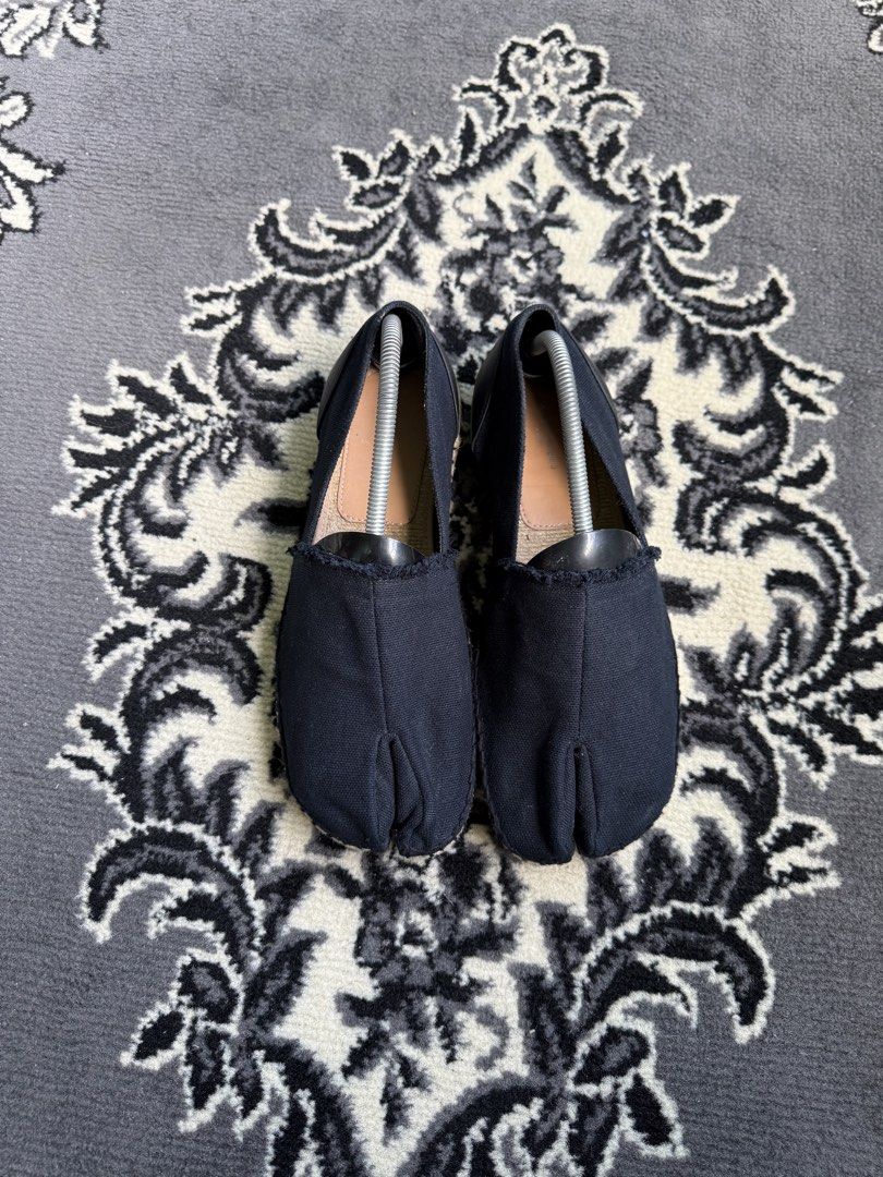 Maison Margiela Tabi Espadrilles (Category: Sneakers & Footwear) located in Quezon City. Submitted by jawnzslayer (Listing ID 1449640256, Image 2). Description: maison margiela tabi espadrilles no box, pair only size 42 can fit 9-9.5 worn condition.
